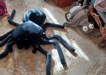 MASKOTKA CZYSTA MIĘKKA WIELKA PAJAK OCZY PLASTIK MATERIAL