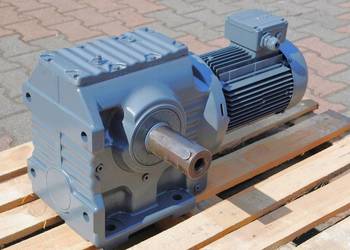 Motoreduktor kątowy 3kw. 7,8obr./min.. Firmy SEW