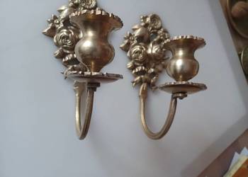 Piękny, mosiężny świecznik naścienny.