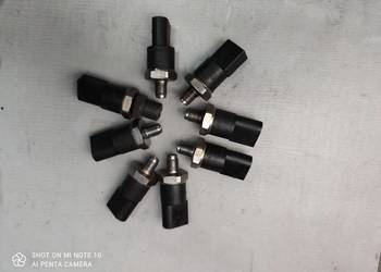 Czujnik na listwe Mercedes 0281002239