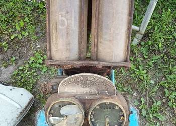 Stary przedwojenny dystrybutor paliwa nalewak old timer lata 30