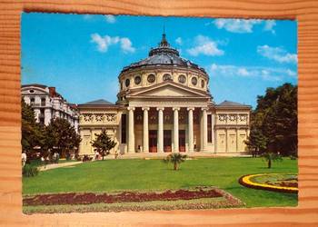 Bukareszt - widok na Ateneum Rumuńskie z salą koncertową