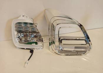 SUZUKI SWIFT MK8 WNĘTRZE RAMKA LAMPY LEWY TYŁ