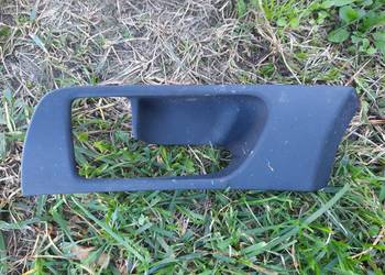 Plastik maskownica klamki drzwi lewy przód Toyota AvensisT25