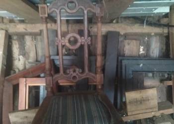 Dębowe krzesła stylowe