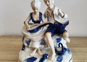 Porcelanowa figurka para muzykantów Porcelanowa figurka para muzykantów