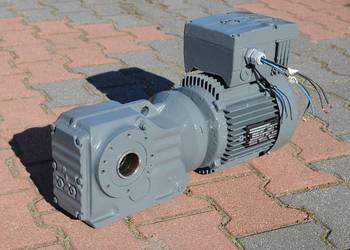 Motoreduktor kątowy 0.15/1.5kw. 5,1-51obr. z hamulcem. SEW. FALOWNIK