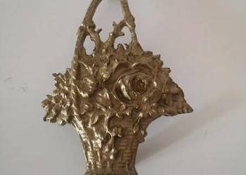 Urocza mosiężna ozdoba koszyk z kwiatami vintage.VINTED/OLX