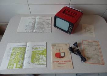 Kolekcjonerski Telewizor Turystyczny ELEKTRONIKA 409 D, ZSRR.