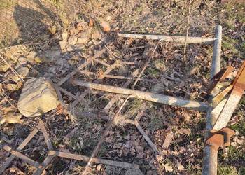 Brony pośrednie zawieszane