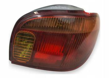 LAMPA PRAWA Toyota Yaris I Japonia 99-06 tylna tylnia prawy tył 52-053
