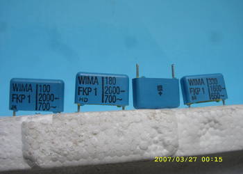 Kondensator FKP 1; 330 pF/ 1600 V --, 650V żm. WIMA, nowy.