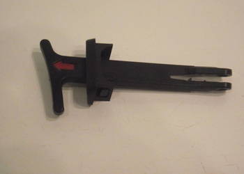 Vw Golf IV. Uchwyt otwierania maski. Vw Golf IV. Uchwyt otwierania maski.