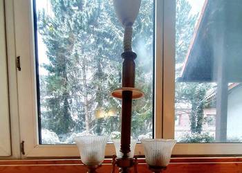 Żyrandol vintage z kloszami szklanymi – wysokość 75 cm