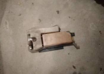 Zbiorniczek wyrównawczy i zbiorniczek spryskiwaczy fiat 131