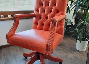 Fotel biurowy Chesterfield. Postarzana skóra Crest