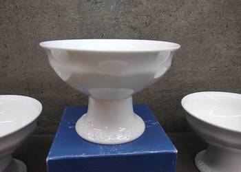 Pucharek na nodze Rosenthal Maria Biała