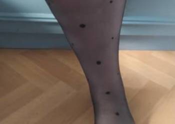 Zmysłowe nowe czarne cienkie rajstopy w kropki Gabriella roz 4/5.