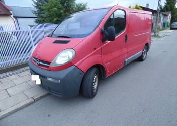 Opel Vivaro furgon 3 osobowy 2001 czerwony