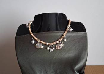 Stylowa i ciekawa czoker na skórzanym pasku