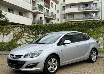 Opel Astra 1.4 Turbo, Sedan, BDB stan, Oryginalny Lakier J (2009-2019)