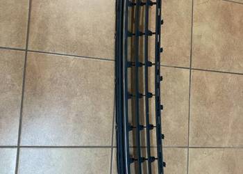 VW GOLF VII LIFT KRATKA ŚRODKOWA ZDERZAKA PRZÓD 5G0853677L