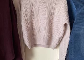 Sweter SinSay z warkoczowym splotem pudrowy róż XS