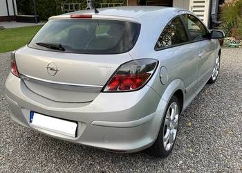 Opel Astra H Gtc srebrny 2005 alufelgi