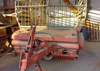 Przyczepa samozbierająca