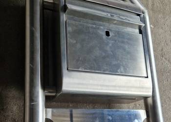 Skrzynka na listy nierdzewna z aluminiowa podstawa