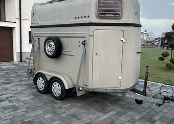 Przyczepa do przewozu 2 koni zwierząt