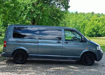Ładny VW Transporter T5/ 2,5TDI/ LonG/ 6 Osobowy/ 2x Koła/Zarejestrowany