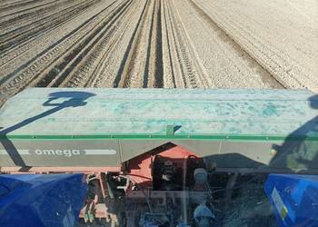 Siewnik do kukurydzy 4 rzędowy Unia Omega II delta k4 z dozownikiem