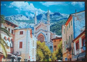 Puzzle ułożone 1000 elementów