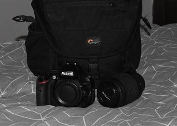 Nikon D5100 + obiektyw Nikon 55–200 mm