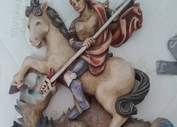 Figurka Świętego Jerzego walczącego ze smokiem