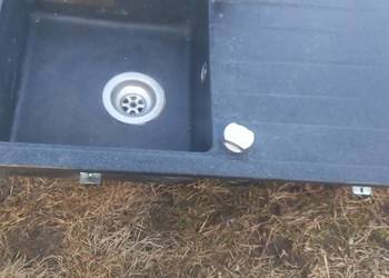 Zlewozmywak  granitowy z baterią.