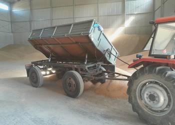 Przyczepa wywrotka na dwa siłowniki