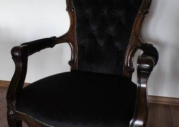 Stylowy Fotel Ludwik – Po Renowacji – Czarny Welur & Rzeźbione Drewno