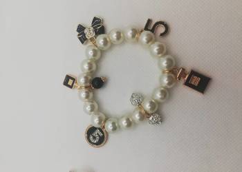 bransoletka damska z pereł zawieszki cyrkonie bransoletka damska z pereł zawieszki cyrkonie