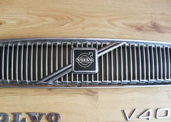 VOLVO V 40 przednia atrapa gril