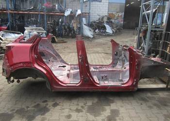 PRÓG SŁUPEK PRAWY BOK 41V MAZDA CX-3 CX3
