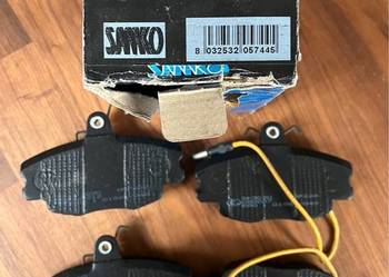 Klocki hamulcowe Peugeot 205 309 Clio Espace Express Megane R11 R18 R19 R20