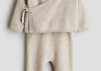 Beżowy komplet H&M 68 bawełna lyocell sweterkowy spodnie kardigan niemowlęc