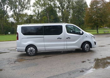 Opel Vivaro 9 OSÓB LONG Idealny do Jazdy Salon POLSKA Opel Vivaro 9 OSÓB LONG Idealny do Jazdy Salon POLSKA