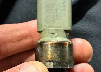 06E906054F  czujnik ciśnienia oleju sq7 bentley q8