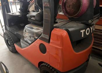 Wózke widłowy Toyota 02-8FGF15 nowy