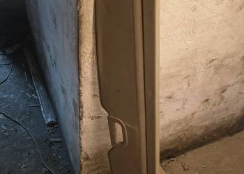 Tylna roleta bagażnika beżowa