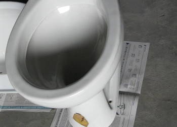 Sedes wc plus umywalka gratis