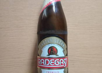 Butelka po piwie Radegast, zakupionym ok 2005 roku
